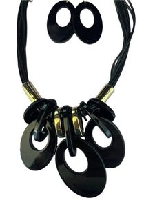 Colorful Oval Thread Necklace
