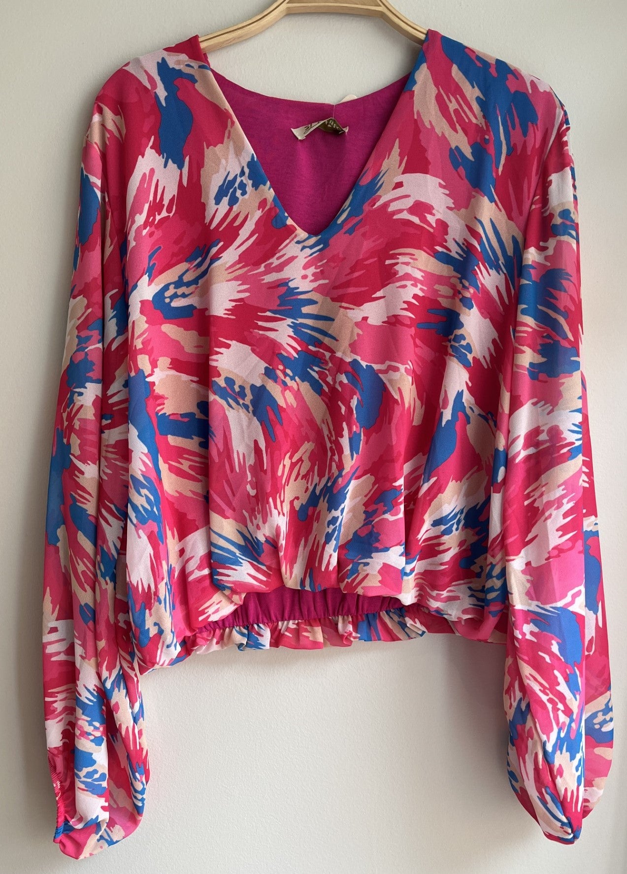 Long Sleeve V Neck Print Top