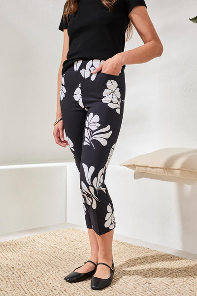 Pull-On Floral Print Capri With Pockets