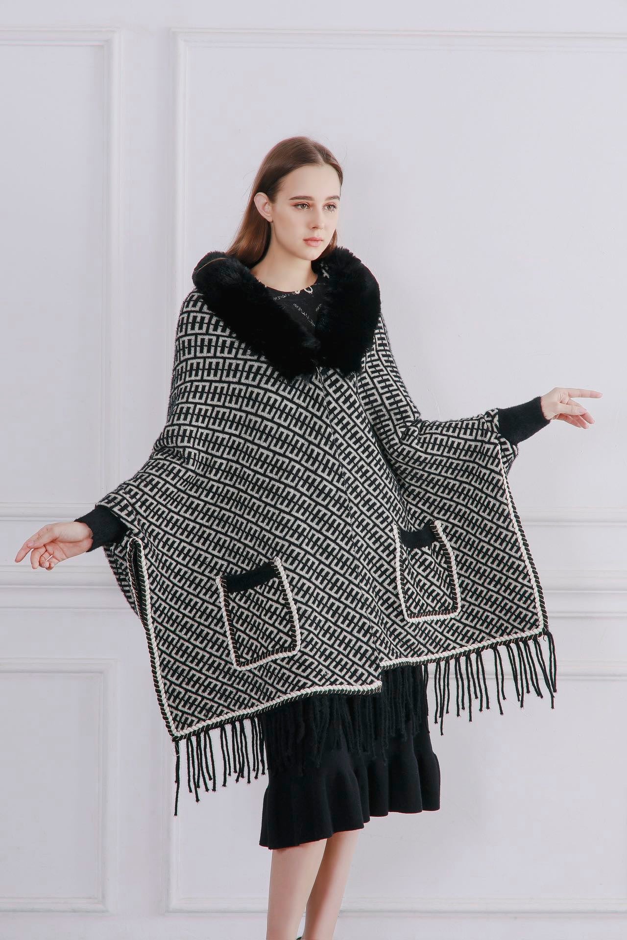Fur Trim Knit Cape