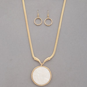 Round Acetate Pendant Metal Necklace