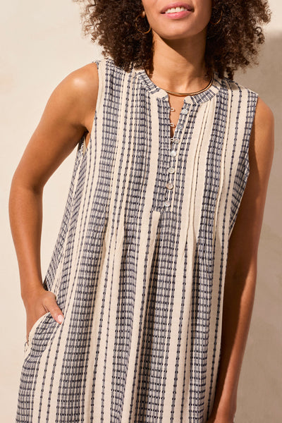 Sleeveless Dress With Pin tuck and Pockets