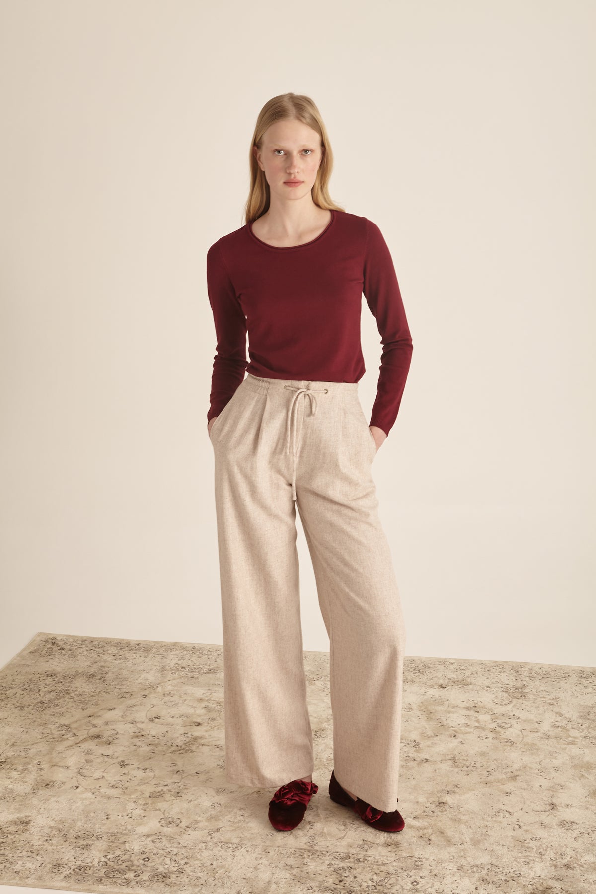 Round Neck Light Sweater