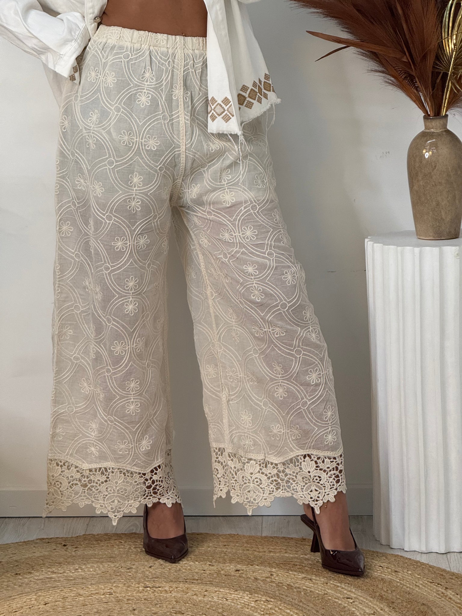 Embroidery Crochet Bottom Pant