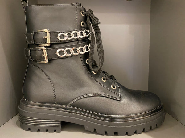 Chain Detail Boots